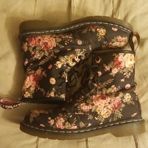 Floral Dr Martens